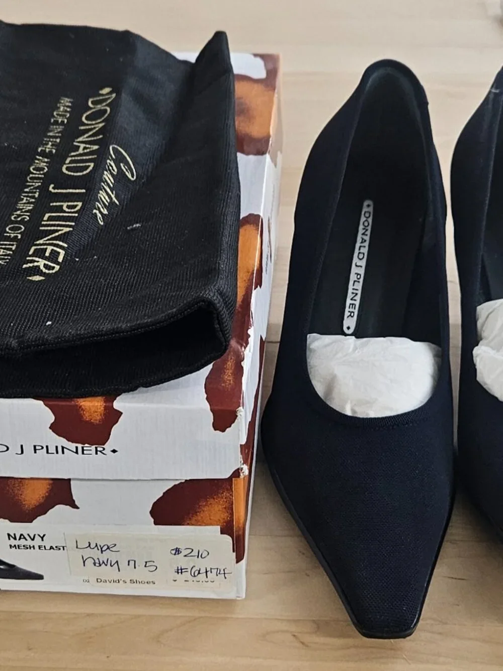 Donald J Pliner Navy Mesh Elastic Pumps Size 7.5 NWT Box Dust Bag Orig. $210